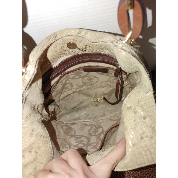 Michael Kors Shoulder Bag - Picture 6 of 7